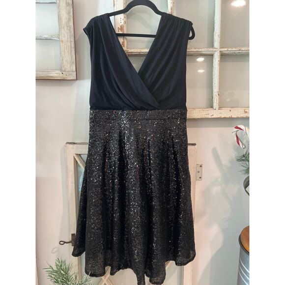 NWT Torrid size 12 black sequined knee length dress - Picture 1 of 4